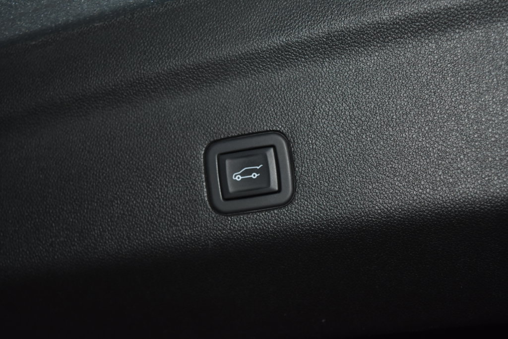 Used 2024 Chevrolet Tahoe LT AWD/4WD image 31