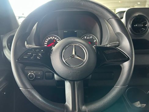 Used 2025 Mercedes-Benz Sprinter 2500 image 25