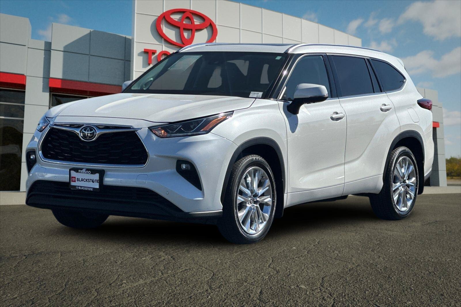Certified 2021 Toyota Highlander Limited AWD/4WD image 7