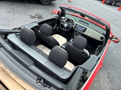 Used 2018 Volkswagen Beetle 2.0T Coast FWD image 14