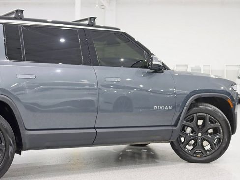 Used 2024 Rivian R1S Adventure image 11