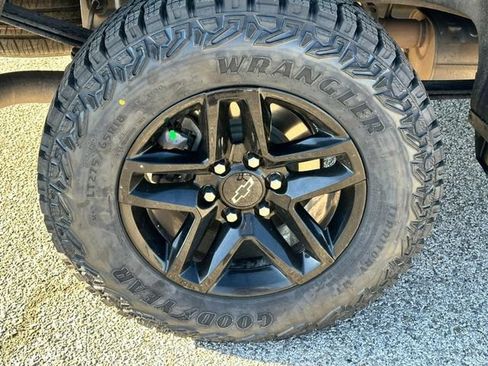 Used 2024 Chevrolet Silverado 1500 LT Trail Boss w/ Protection Package AWD/4WD image 7