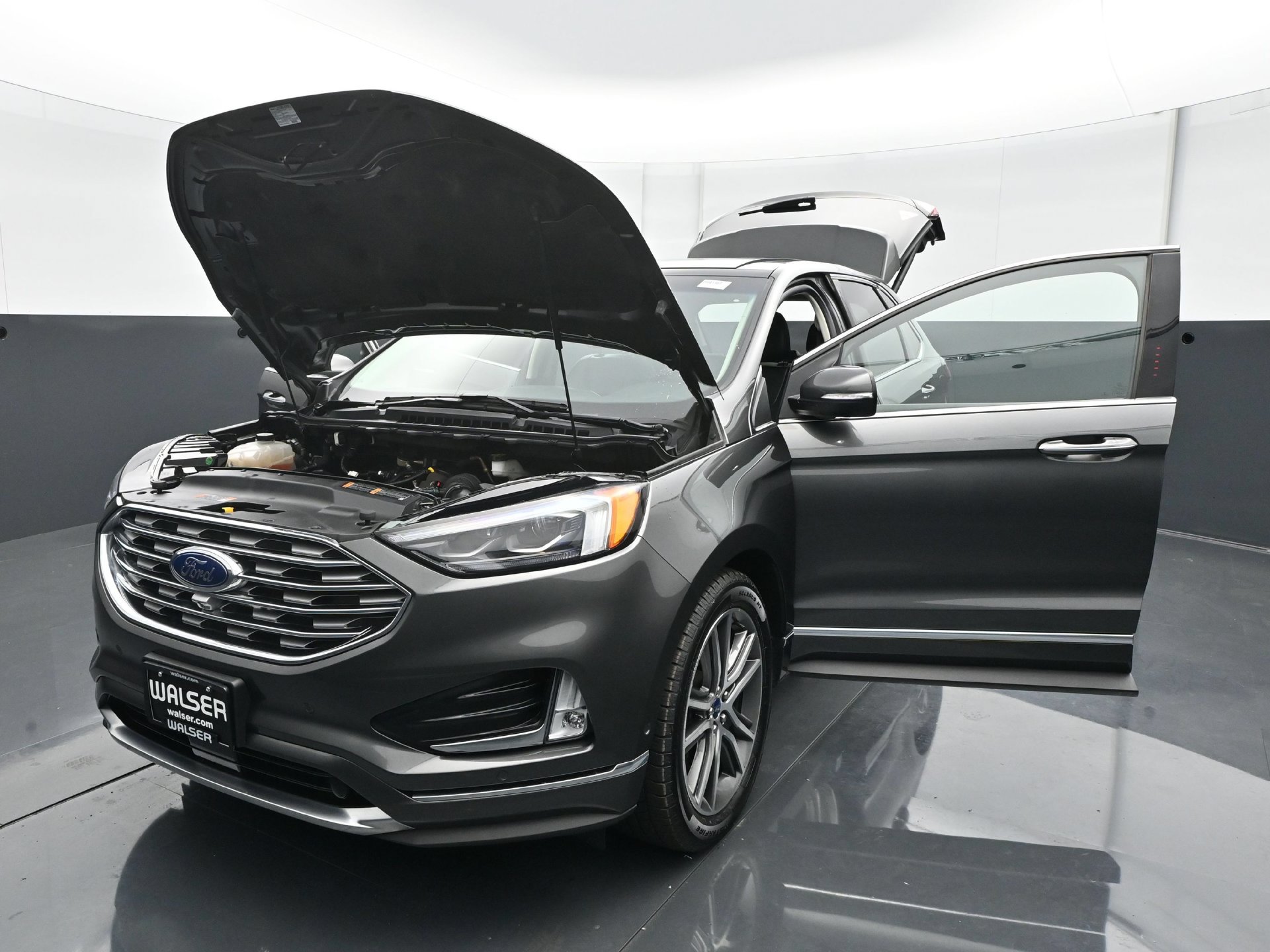 Used 2019 Ford Edge Titanium w/ Equipment Group 301A AWD/4WD image 27