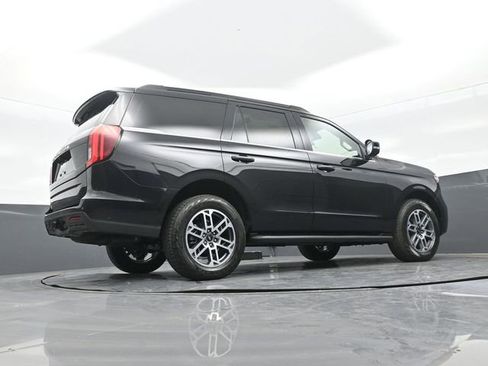 New 2025 Ford Expedition Active image 38