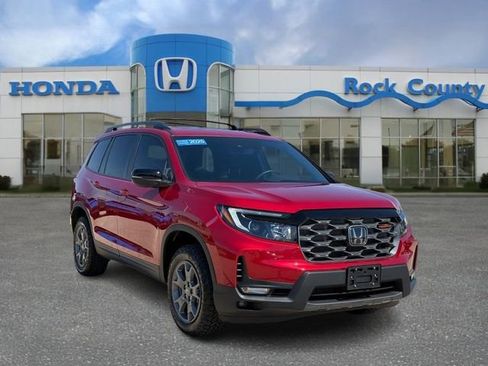 Certified 2025 Honda Passport TrailSport image 1