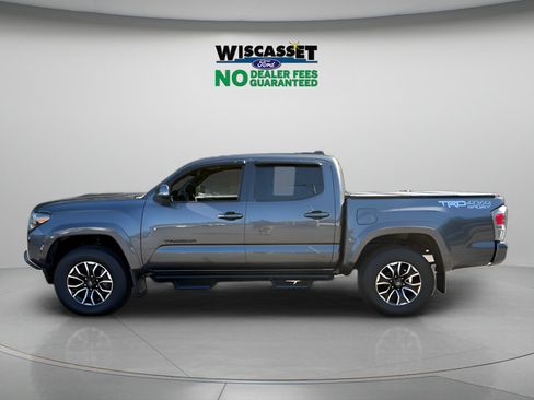 Used 2020 Toyota Tacoma TRD Sport w/ TRD Premium Sport Package AWD/4WD image 2