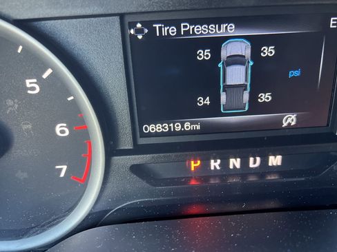 Used 2019 Ford F150 XLT w/ Equipment Group 302A Luxury AWD/4WD image 22