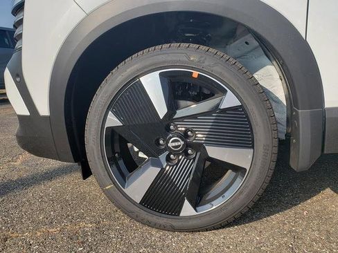 New 2026 Nissan Kicks SR w/ Cold Weather Package image 22