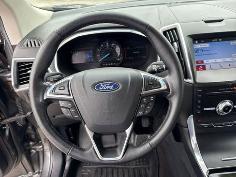 Used 2019 Ford Edge Titanium image 14