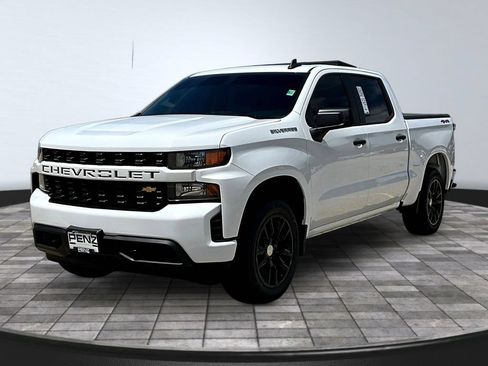 Used 2020 Chevrolet Silverado 1500 Custom w/ Custom Value Package AWD/4WD image 1