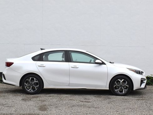 Used 2021 Kia Forte LXS FWD image 6