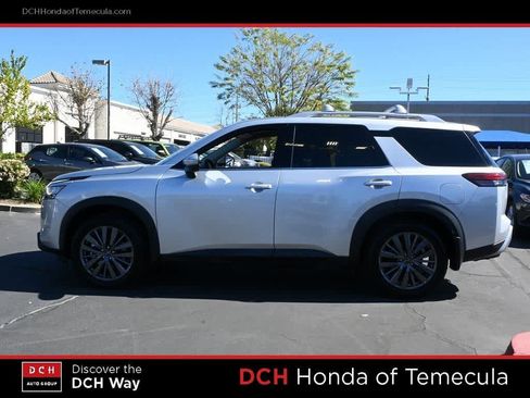 Used 2024 Nissan Pathfinder SL w/ SL Premium Package FWD image 4