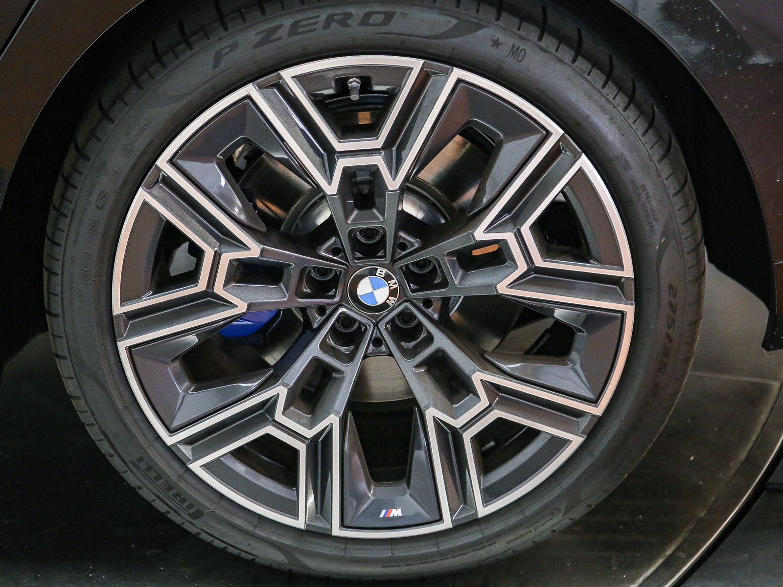 Used 2026 BMW 530i w/ M Sport Package RWD image 11