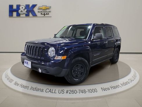 Used 2017 Jeep Patriot Sport FWD image 3