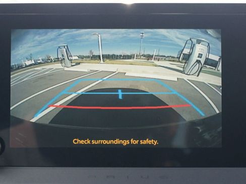 Used 2024 Toyota Prius LE image 6