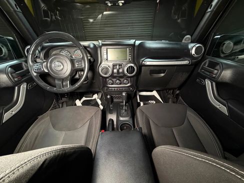 Used 2014 Jeep Wrangler Sahara w/ Connectivity Group AWD/4WD image 20