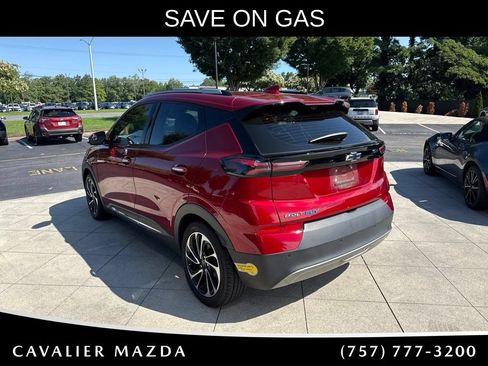 Used 2022 Chevrolet Bolt EUV Premier w/ Sun & Sound Package FWD image 8