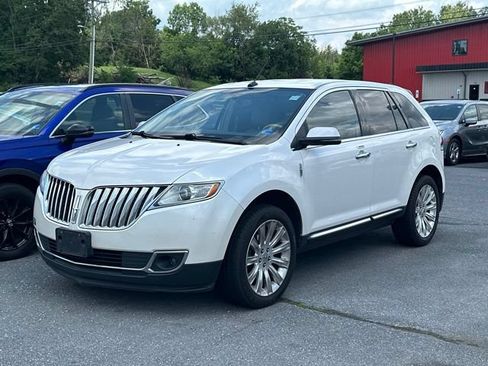 Used 2013 Lincoln MKX FWD image 1