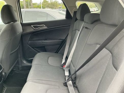 Used 2023 Kia Sportage LX AWD/4WD image 11