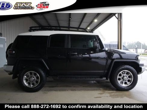 Used 2013 Toyota FJ Cruiser 4WD image 7