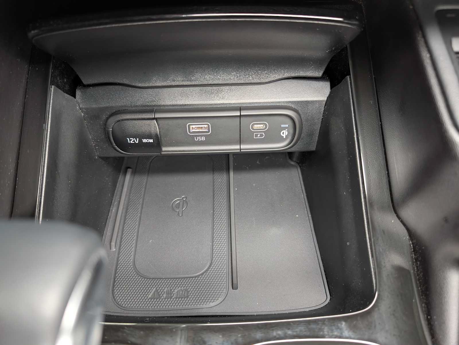 Used 2024 Kia Telluride EX w/ EX Captain's Chair Package AWD/4WD image 33