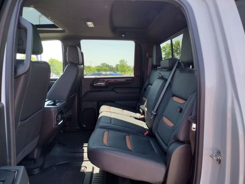 Used 2025 GMC Sierra 2500 AT4 w/ AT4 Premium Plus Package AWD/4WD image 14