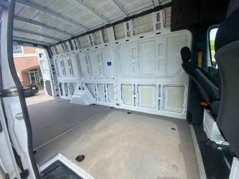 Used 2023 Mercedes-Benz Sprinter 2500 image 14