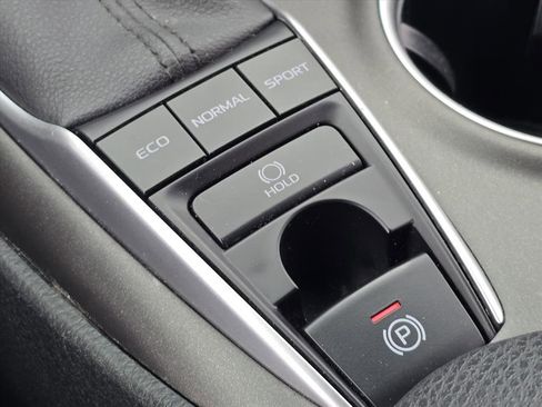 Used 2024 Toyota Camry XLE image 23