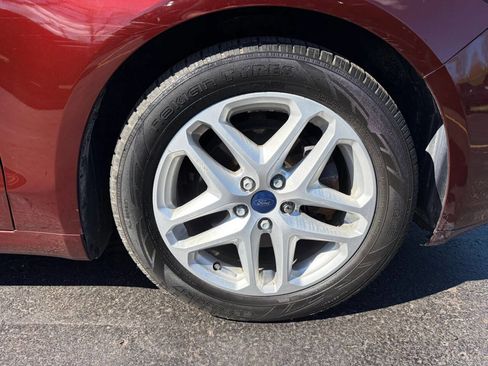 Used 2016 Ford Fusion SE w/ SE Cold Weather Package FWD image 9