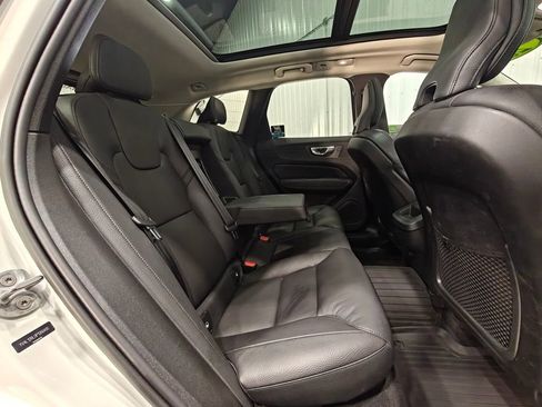 Used 2023 Volvo XC60 B5 Plus image 20