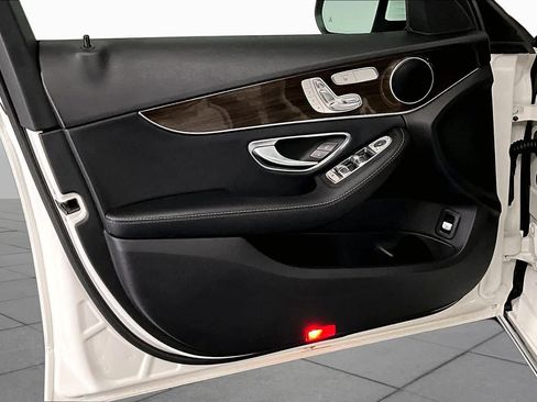 Used 2019 Mercedes-Benz C 300 4MATIC Sedan image 22