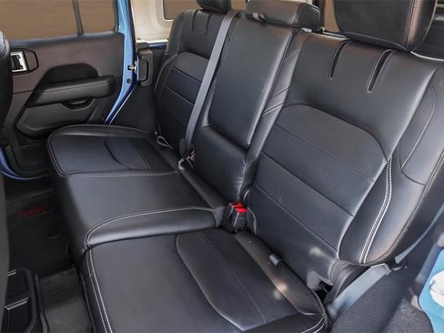 Used 2022 Jeep Wrangler Unlimited Sahara w/ Cold Weather Group image 23