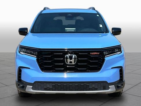Used 2025 Honda Pilot TrailSport image 4