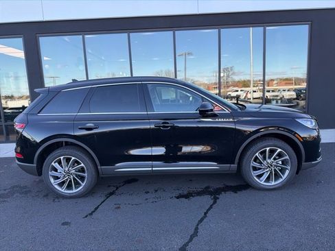 New 2026 Lincoln Corsair Premiere image 2