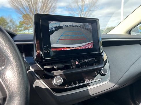 Used 2025 Toyota Corolla LE image 22