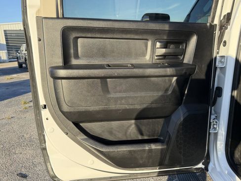 Used 2015 RAM 2500 Tradesman w/ Chrome Appearance Group image 16