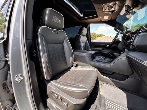 Used 2025 GMC Sierra 2500 AT4X w/ AT4X AEV Edition AWD/4WD image 29
