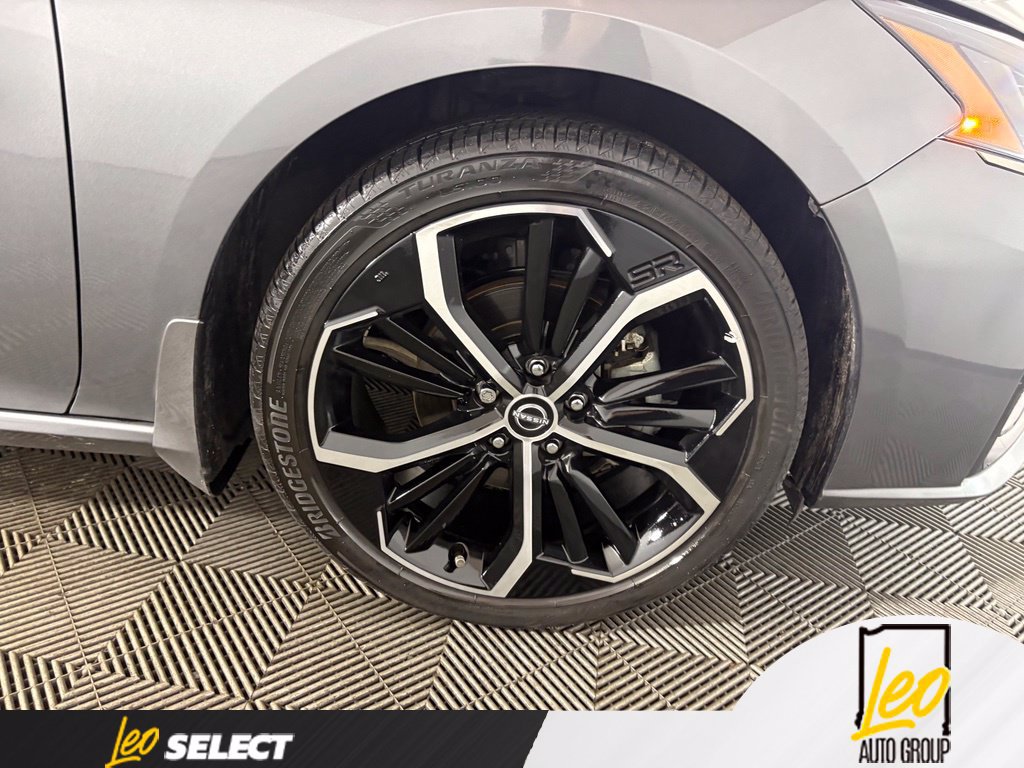 Used 2024 Nissan Altima 2.5 SR w/ SR Premium Package FWD image 23
