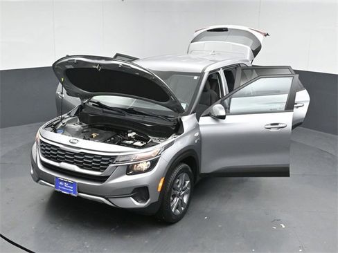 Used 2021 Kia Seltos LX image 54