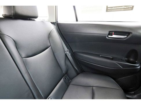 Used 2024 Toyota Corolla Cross XLE w/ Convenience Package FWD image 10