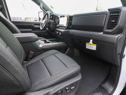 New 2026 GMC Sierra 3500 SLT w/ SLT Premium Package image 22