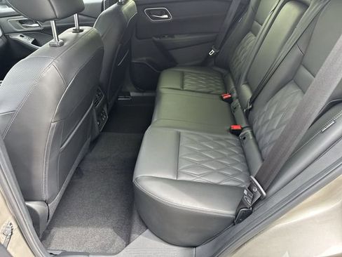 Used 2024 Nissan Rogue Platinum w/ Platinum Premium Package image 14