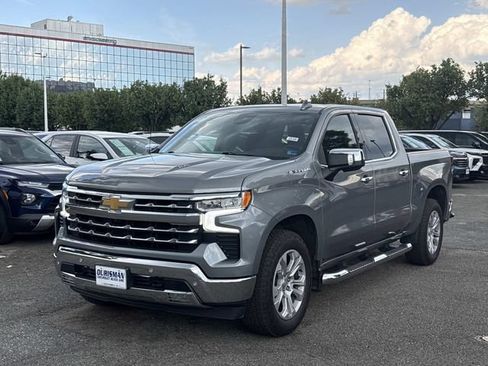Used 2023 Chevrolet Silverado 1500 LTZ w/ LTZ Premium Package AWD/4WD image 6
