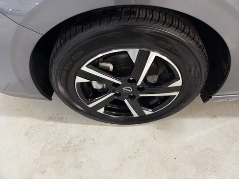 Used 2024 Nissan Sentra SV image 11