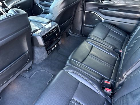 Used 2022 Jeep Wagoneer Series III image 13