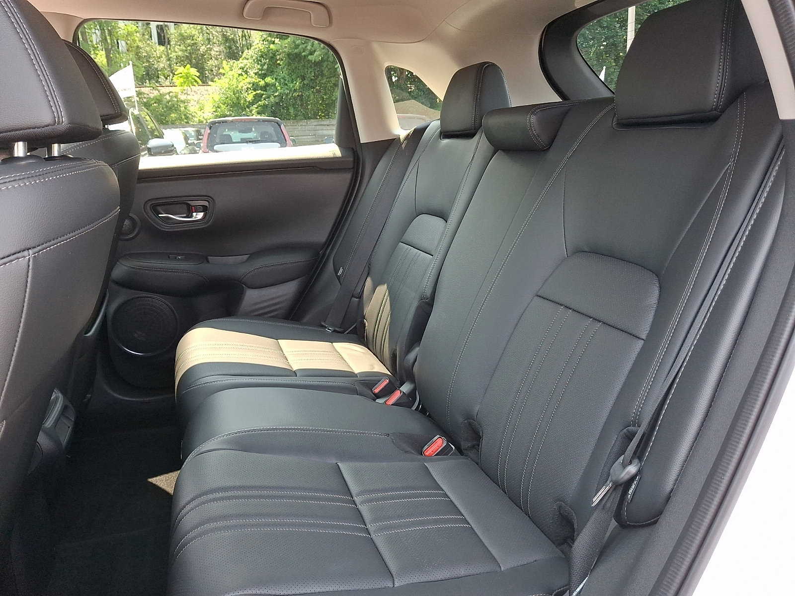 Certified 2024 Honda HR-V EX-L image 9
