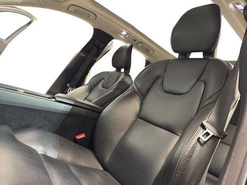 Used 2018 Volvo XC60 T5 Inscription w/ Convenience Package image 14