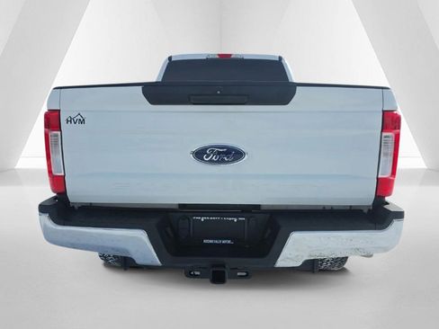 Used 2017 Ford F250 XLT image 6