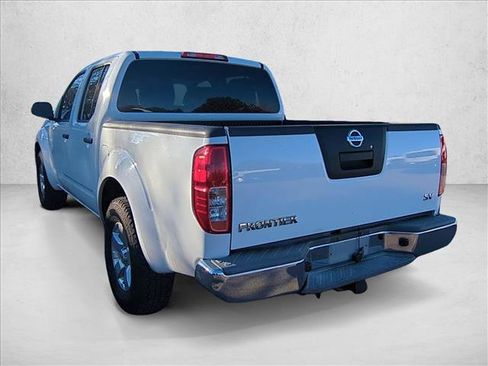 Used 2012 Nissan Frontier SV image 7