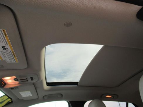 Used 2024 Buick Encore GX Avenir w/ Avenir Technology Package image 17